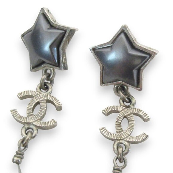 CHANEL Silver Pearl Logo Earrings - Picture 3 of 8
